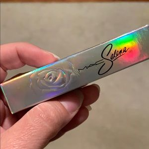 MAC Selena La Reina lipglass “Hey Dad Pizza!”